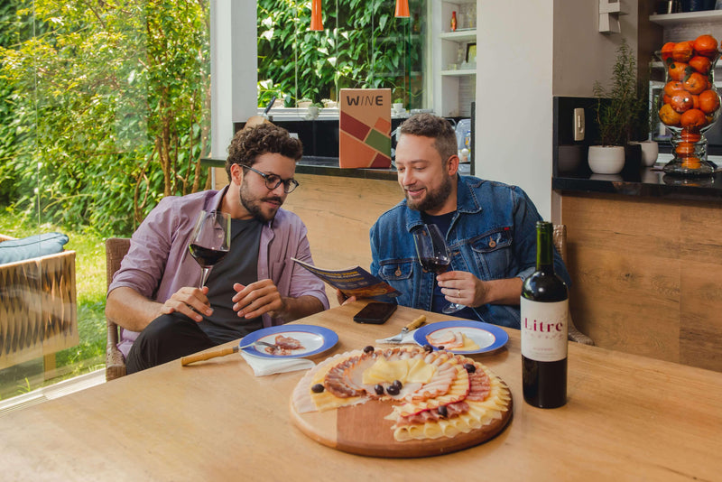 ¿Cómo elegir un buen vino tinto para regalar? - Wine.com.mx
