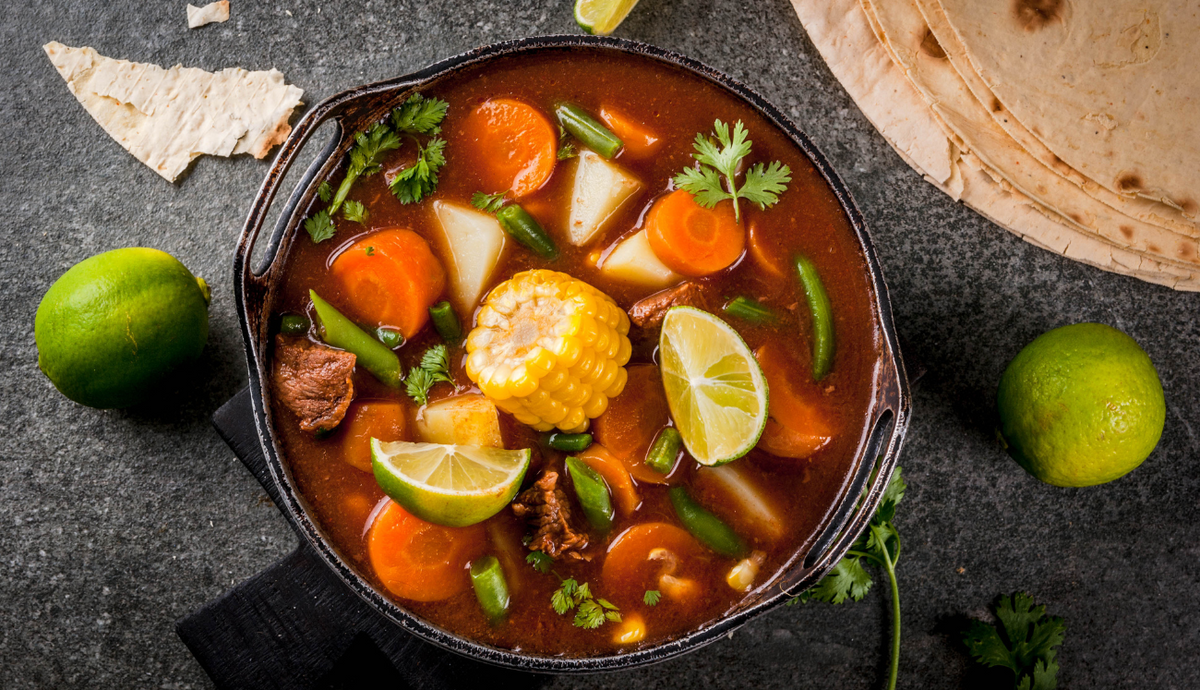 Molle de Olla Mexicano: Una Fiesta de Ingredientes y Tradición - Wine.com.mx