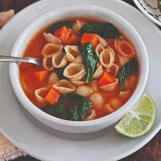 Sopa de pasta con espinacas